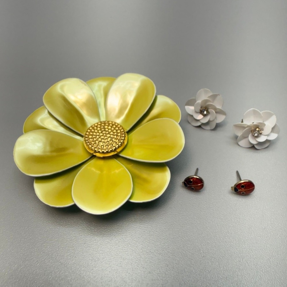 Vintage Brooch Earring Lot Lime Green Enamel Gold Tone Flower Ladybug Enamel